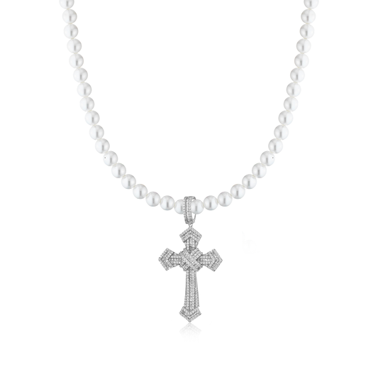 Collana di perle con croce