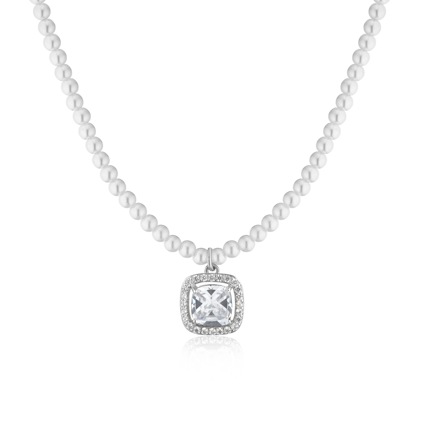 Collana di perle con ciondolo